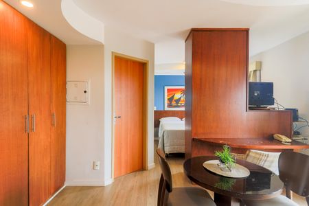 Apartamento para alugar com 32m², 1 quarto e 1 vaga Apartamento para alugar com 32m², 1 quarto e 1 vagaStudio