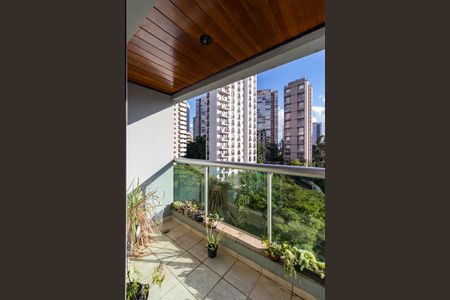 Apartamento à venda com 97m², 3 quartos e 2 vagas Apartamento à venda com 97m², 3 quartos e 2 vagasVaranda - Sala