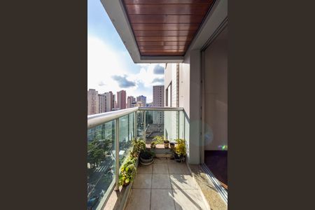 Apartamento à venda com 97m², 3 quartos e 2 vagas Apartamento à venda com 97m², 3 quartos e 2 vagasVaranda - Sala