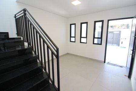 Casa à venda com 115m², 3 quartos e 2 vagasSala