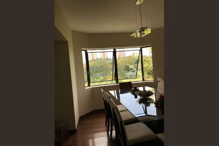 Apartamento para alugar com 176m², 3 quartos e 3 vagas