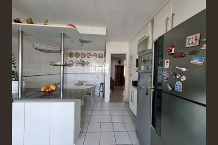 Apartamento à venda com 163m², 4 quartos e 3 vagas