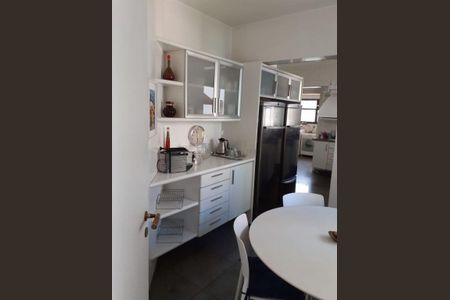 Apartamento à venda com 217m², 4 quartos e 3 vagas