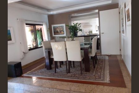 Apartamento à venda com 217m², 4 quartos e 3 vagas