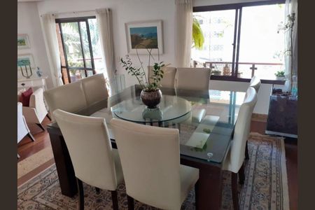Apartamento à venda com 217m², 4 quartos e 3 vagas