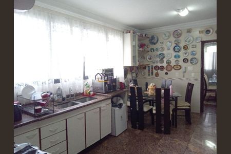 Apartamento à venda com 212m², 4 quartos e 3 vagas