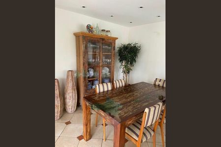 Apartamento à venda com 178m², 4 quartos e 3 vagas