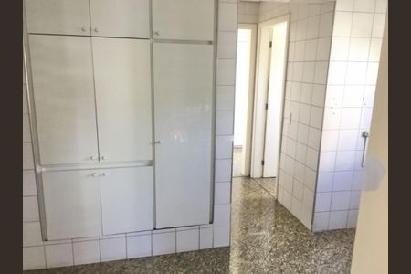Apartamento à venda com 251m², 3 quartos e 3 vagas