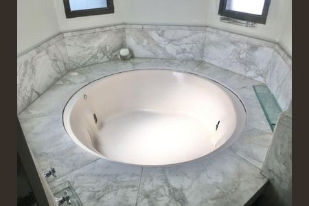 Apartamento à venda com 251m², 3 quartos e 3 vagas