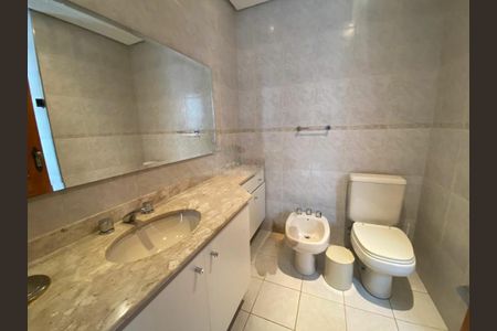 Apartamento para alugar com 250m², 3 quartos e 4 vagas
