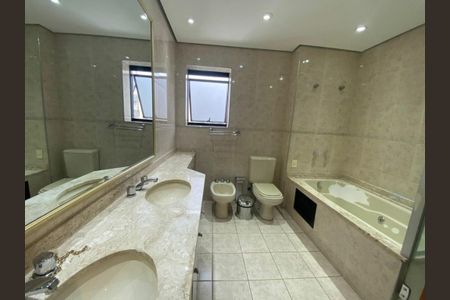 Apartamento para alugar com 250m², 3 quartos e 4 vagas