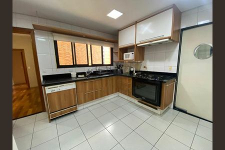 Apartamento para alugar com 250m², 3 quartos e 4 vagas