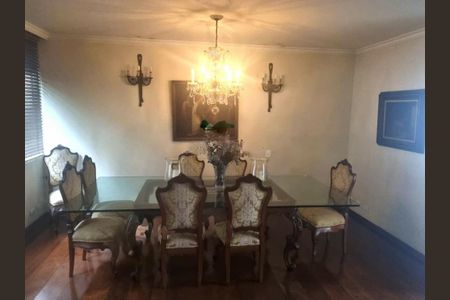 Apartamento à venda com 220m², 4 quartos e 4 vagas