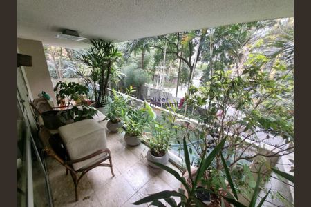 Apartamento à venda com 220m², 4 quartos e 4 vagas