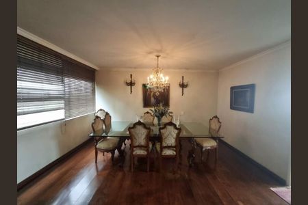 Apartamento à venda com 220m², 4 quartos e 4 vagas