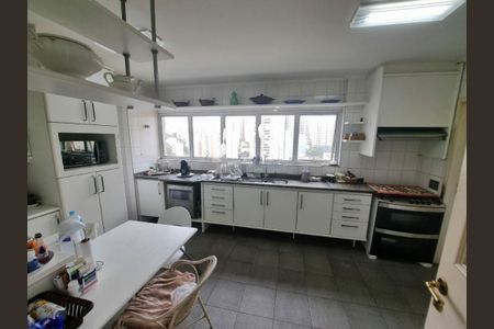 Apartamento à venda com 220m², 4 quartos e 4 vagas