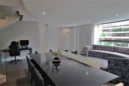 Apartamento para alugar com 296m², 4 quartos e 4 vagas