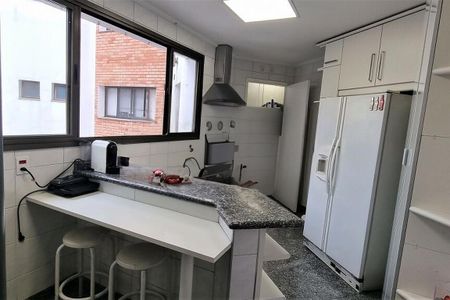 Apartamento para alugar com 296m², 4 quartos e 4 vagas
