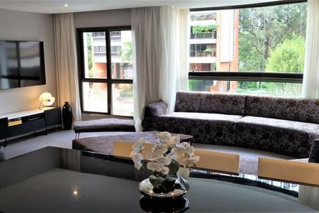 Apartamento para alugar com 296m², 4 quartos e 4 vagas