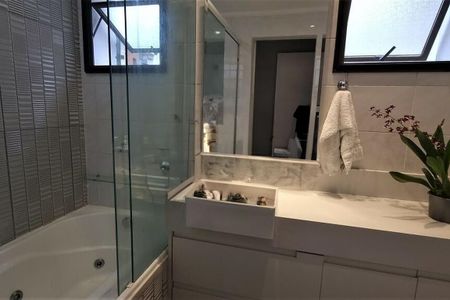 Apartamento para alugar com 296m², 4 quartos e 4 vagas