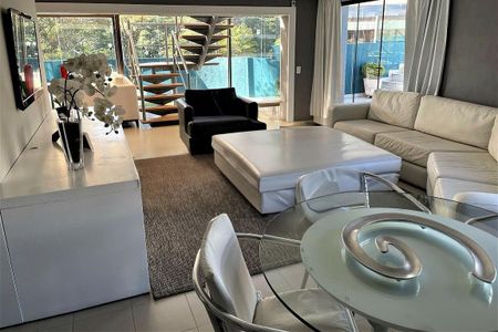 Apartamento para alugar com 296m², 4 quartos e 4 vagas