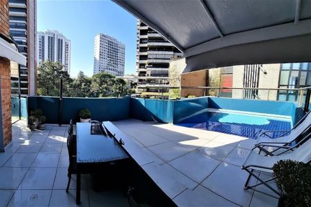 Apartamento para alugar com 296m², 4 quartos e 4 vagas