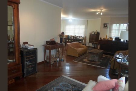 Casa à venda com 300m², 4 quartos e 4 vagas