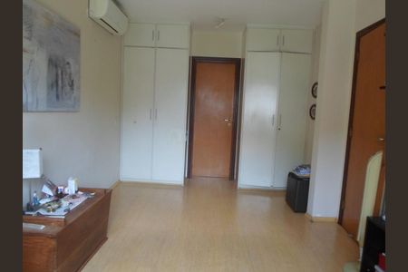 Casa à venda com 300m², 4 quartos e 4 vagas