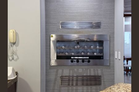 Apartamento à venda com 101m², 2 quartos e 2 vagas Apartamento à venda com 101m², 2 quartos e 2 vagasÁrea comum - Salão de festas