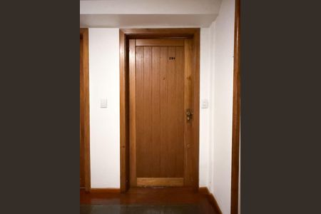 Apartamento à venda com 101m², 2 quartos e 2 vagas Apartamento à venda com 101m², 2 quartos e 2 vagasPorta