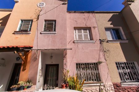 Casa de condomínio à venda com 105m², 2 quartos e 1 vaga Casa de condomínio à venda com 105m², 2 quartos e 1 vagaFachada