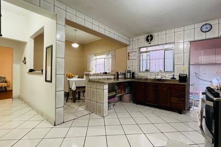 Casa à venda com 175m², 4 quartos e 2 vagas Casa à venda com 175m², 4 quartos e 2 vagasCozinha