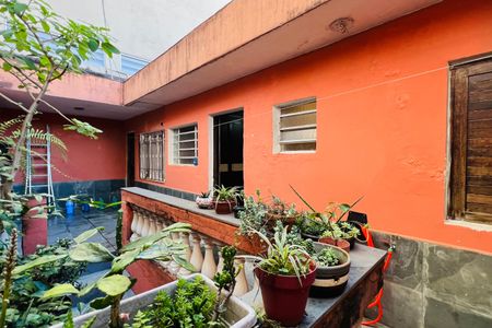 Casa à venda com 175m², 4 quartos e 2 vagas Casa à venda com 175m², 4 quartos e 2 vagasÁrea externa