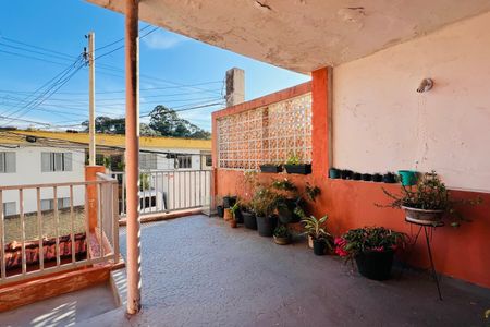Casa à venda com 175m², 4 quartos e 2 vagas Casa à venda com 175m², 4 quartos e 2 vagasÁrea externa