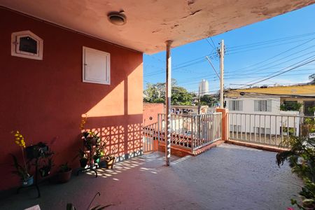 Casa à venda com 175m², 4 quartos e 2 vagas Casa à venda com 175m², 4 quartos e 2 vagasÁrea externa