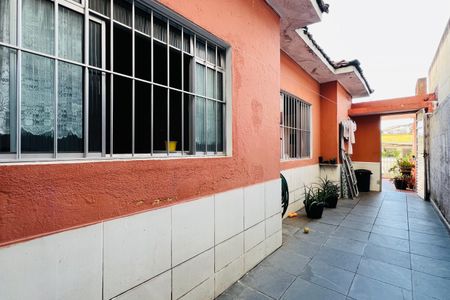 Casa à venda com 175m², 4 quartos e 2 vagas Casa à venda com 175m², 4 quartos e 2 vagasÁrea externa