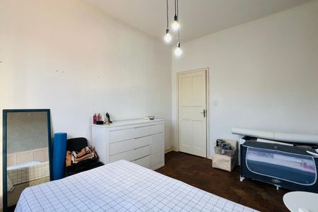 Casa à venda com 175m², 4 quartos e 2 vagas Casa à venda com 175m², 4 quartos e 2 vagasQuarto 1