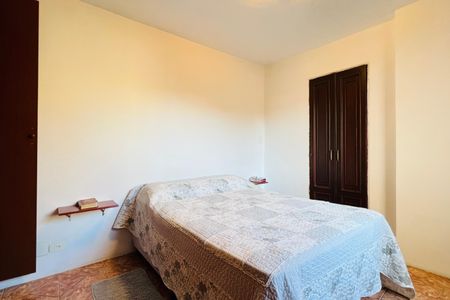 Casa à venda com 175m², 4 quartos e 2 vagas Casa à venda com 175m², 4 quartos e 2 vagasSuíte