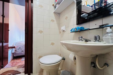 Casa à venda com 175m², 4 quartos e 2 vagas Casa à venda com 175m², 4 quartos e 2 vagasBanheiro da Suíte