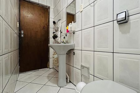 Casa à venda com 175m², 4 quartos e 2 vagas Casa à venda com 175m², 4 quartos e 2 vagasBanheiro 1