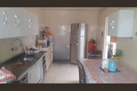 Casa à venda com 117m², 2 quartos e 3 vagas