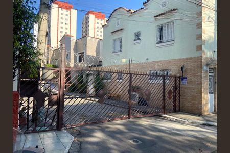 Casa à venda com 105m², 3 quartos e 1 vaga Casa à venda com 105m², 3 quartos e 1 vagaFachada