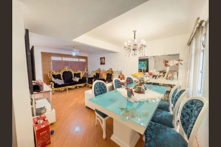 Casa à venda com 150m², 4 quartos e 3 vagas