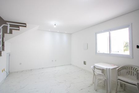 Casa à venda com 120m², 3 quartos e 3 vagas Casa à venda com 120m², 3 quartos e 3 vagasSala