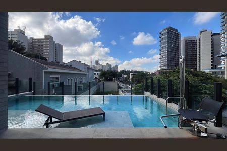 Studio à venda com 28m², 1 quarto e 1 vaga Studio à venda com 28m², 1 quarto e 1 vagaPiscina