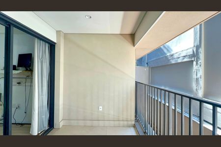 Studio à venda com 28m², 1 quarto e 1 vaga Studio à venda com 28m², 1 quarto e 1 vagaVaranda