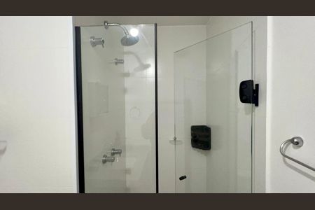 Studio à venda com 28m², 1 quarto e 1 vaga Studio à venda com 28m², 1 quarto e 1 vagaBanheiro