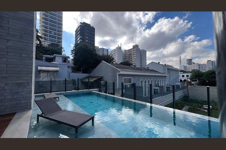 Studio à venda com 28m², 1 quarto e 1 vaga Studio à venda com 28m², 1 quarto e 1 vagaPiscina