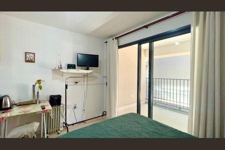 Studio à venda com 28m², 1 quarto e 1 vaga Studio à venda com 28m², 1 quarto e 1 vagaStudio