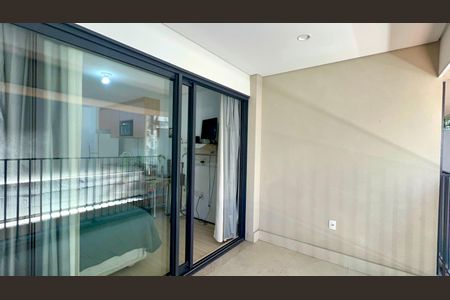 Studio à venda com 28m², 1 quarto e 1 vaga Studio à venda com 28m², 1 quarto e 1 vagaVaranda